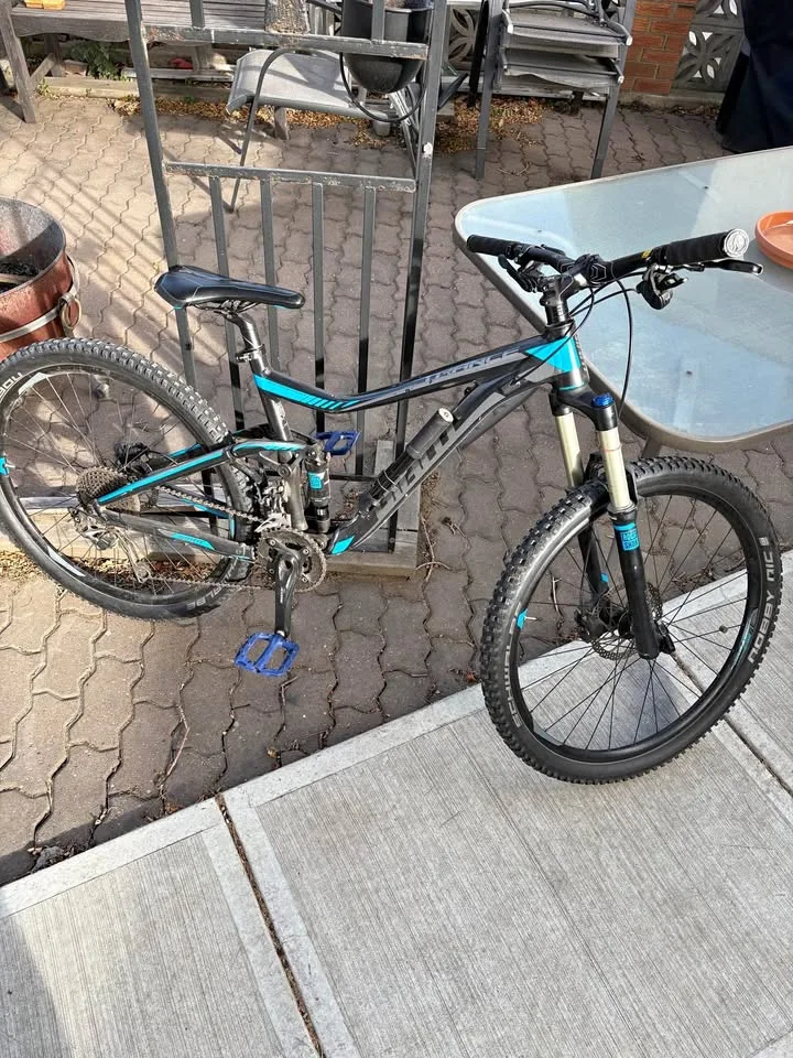 GIANT TRANCE Medium Full Suspension