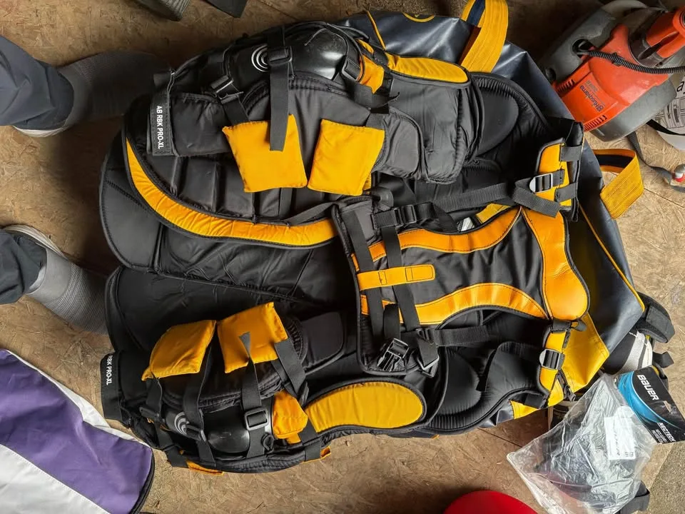 Goalie chest protector XL image indicator(3)