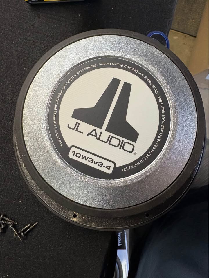 Powerful JL 10” subs and box - photo 5