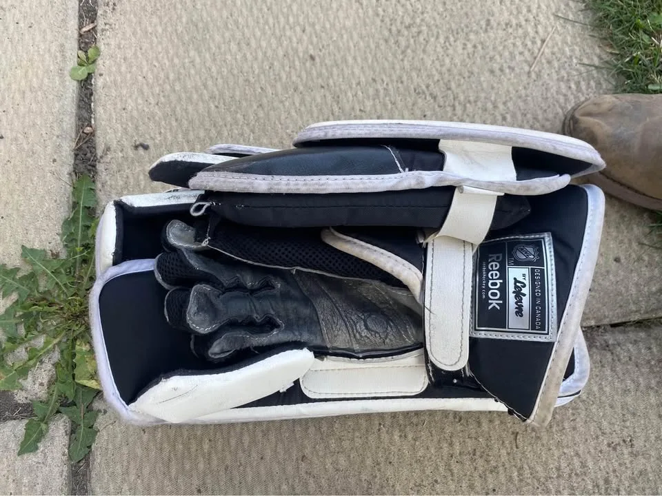 Goalie Pads Set 35” image indicator(7)