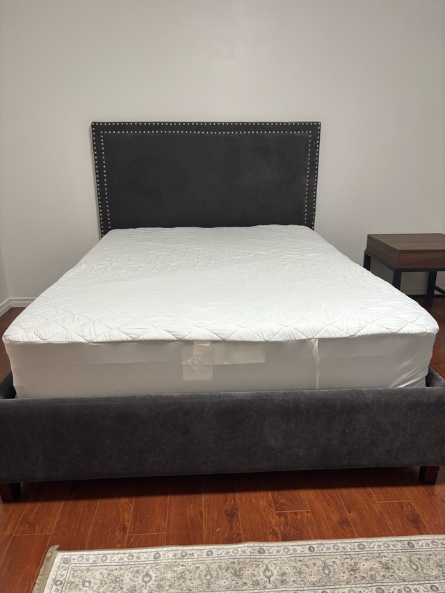 Queen Size Bed + Mattress – Excellent Condition