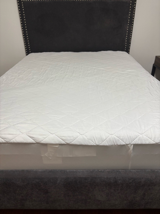 Queen Size Bed + Mattress – Excellent Condition - photo 2