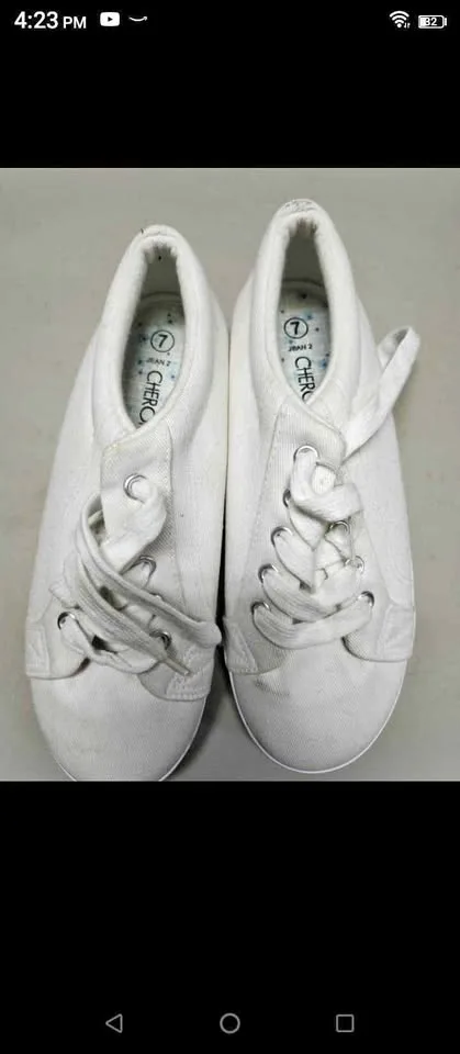 Like new worn a couple times Shoes size 7..Cherokee thumbnail