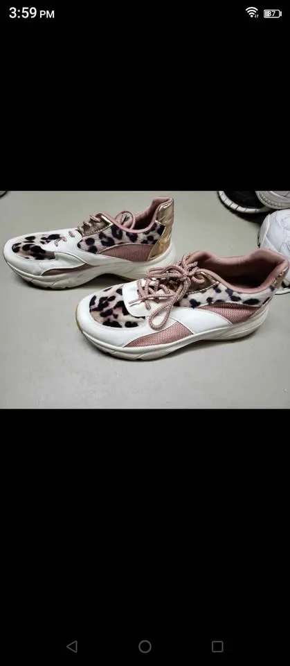 Shoes "Qupid" from the Burps tv show size 8 great condition image indicator(3)