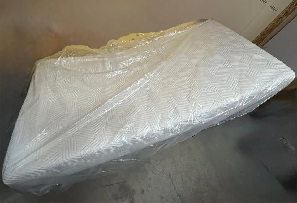 Twin LUCID 10" Gel Memory Foam Mattress - Cash only image indicator(2)