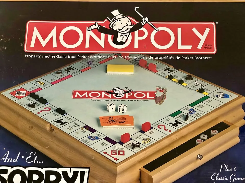 Gorgreous! Brand New Real Wood Premium Boardgame thumbnail