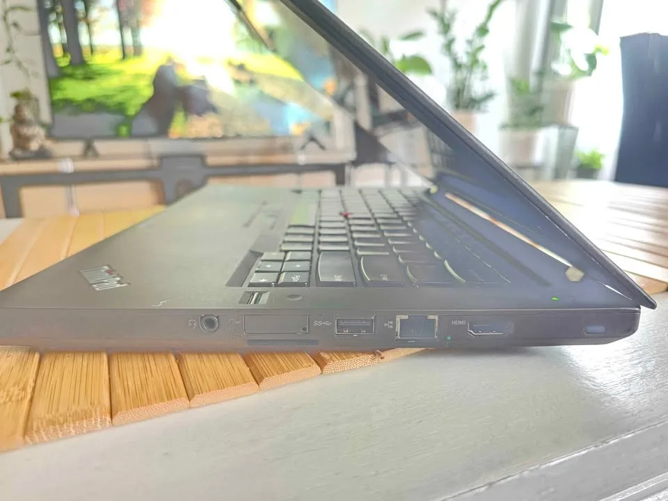 LAPTOP FOR WORK/STUDY: i7-6600U, 8GB, 256GB SSD image indicator(6)