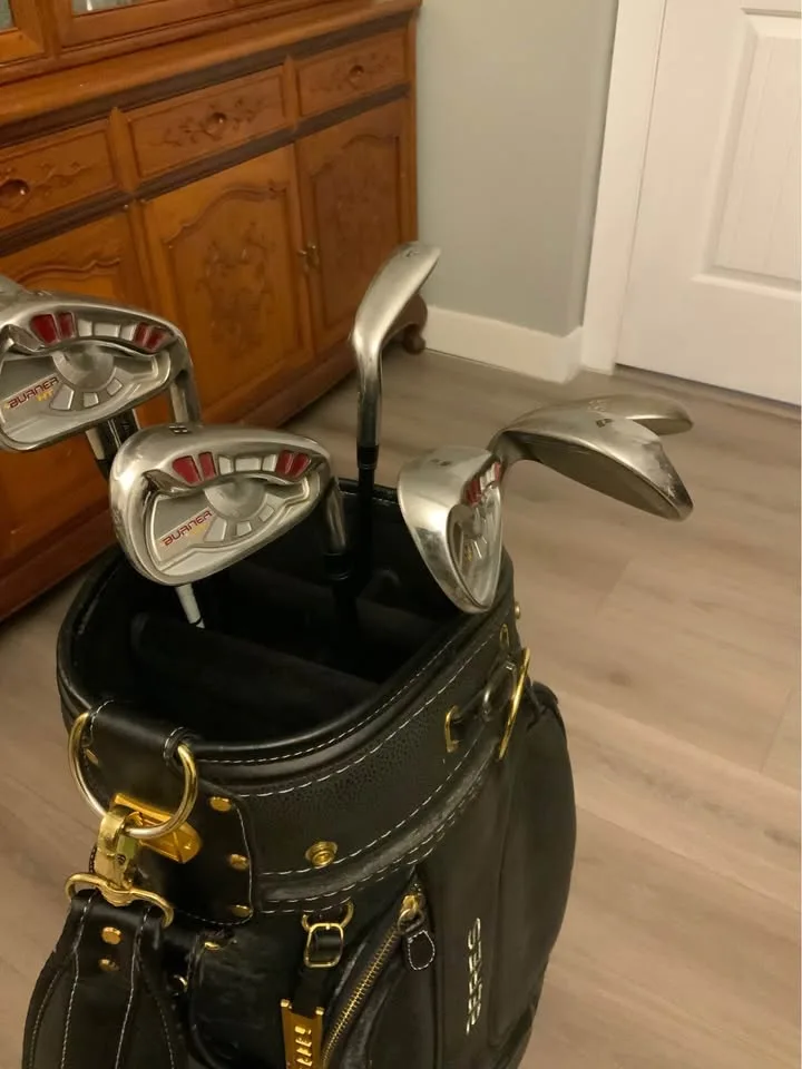 TaylorMade ball stick and Pu ball bag image indicator(3)