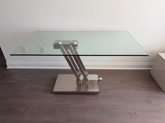 Modern Glass Dining Table - Excellent