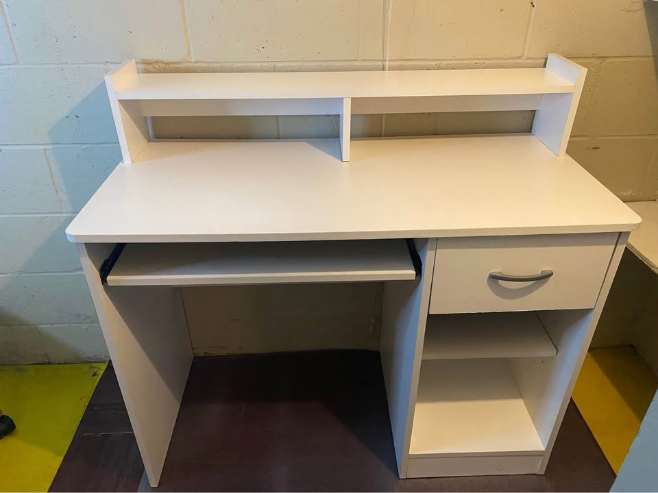 Office Desk - photo 2