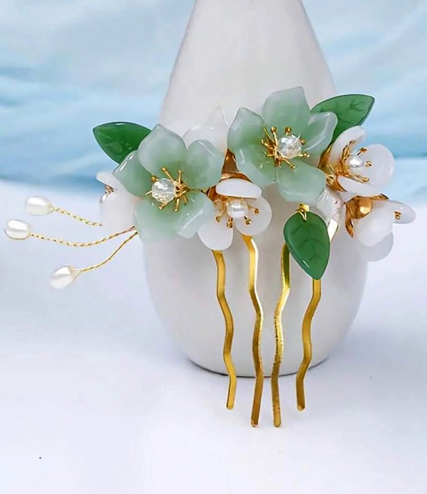 The Traditional Royal Style Hair comb clip