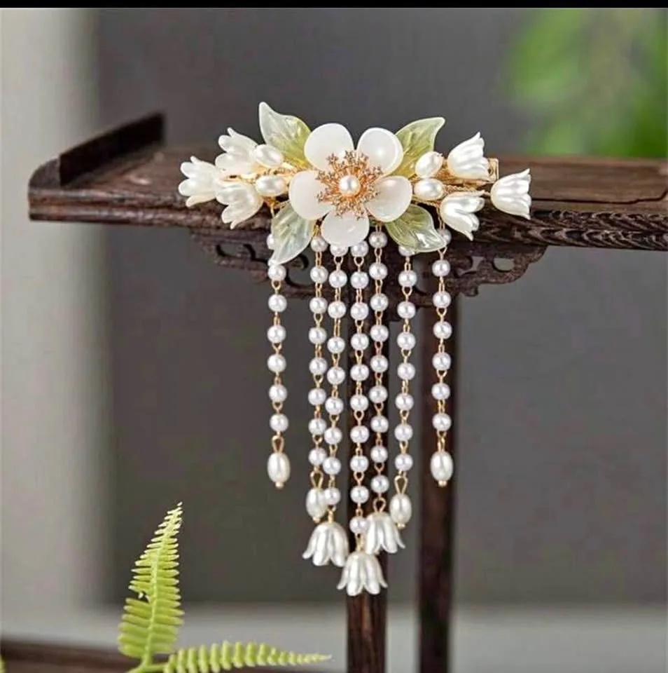 Tassel Hair Clip thumbnail