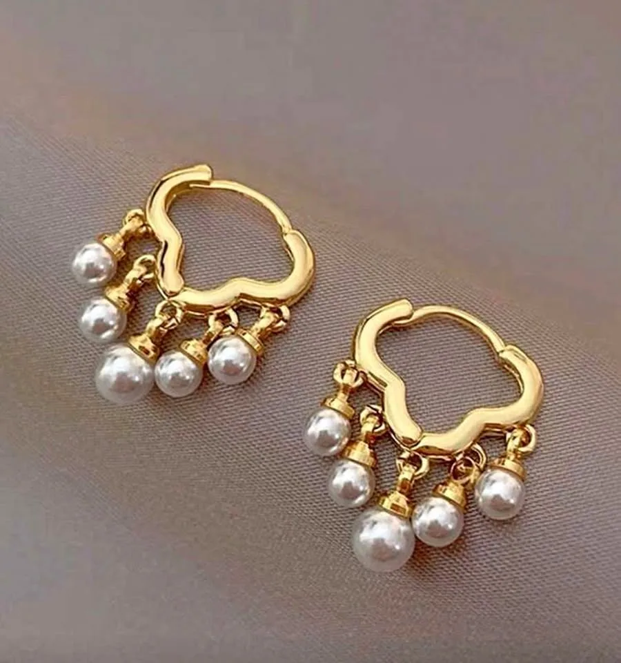 Small Chandbali/ Golden Pearls Earrings thumbnail