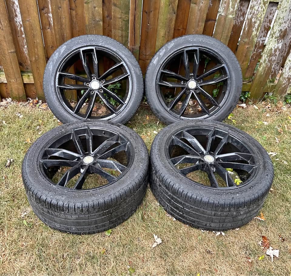 20” Staggered Mercedes GLE Rims on Pirelli All Season Tires