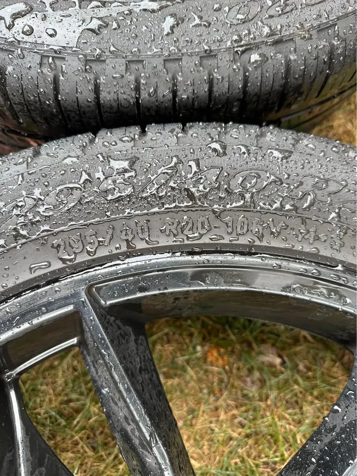 20” Staggered Mercedes GLE Rims on Pirelli All Season Tires image indicator(4)