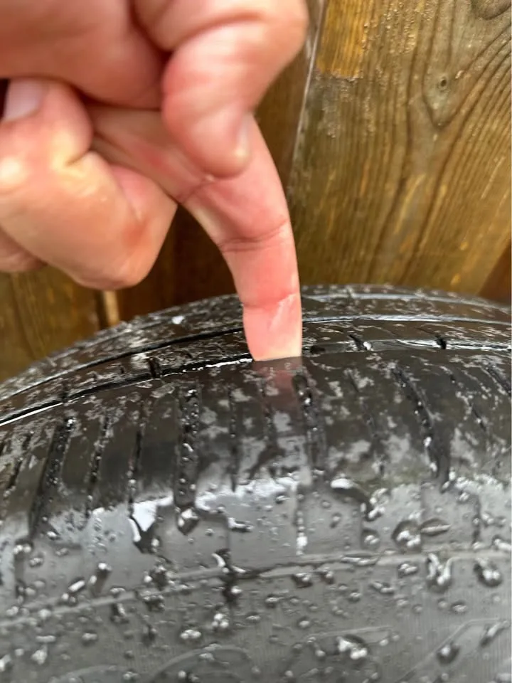 20” Staggered Mercedes GLE Rims on Pirelli All Season Tires image indicator(7)