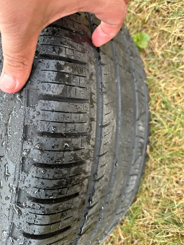 20” Staggered Mercedes GLE Rims on Pirelli All Season Tires image indicator(8)