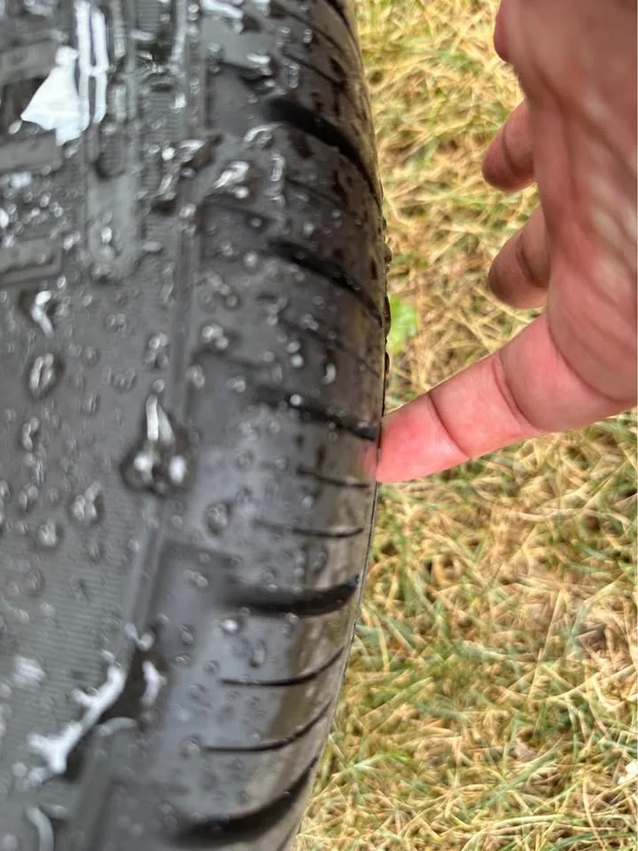 20” Staggered Mercedes GLE Rims on Pirelli All Season Tires image indicator(9)