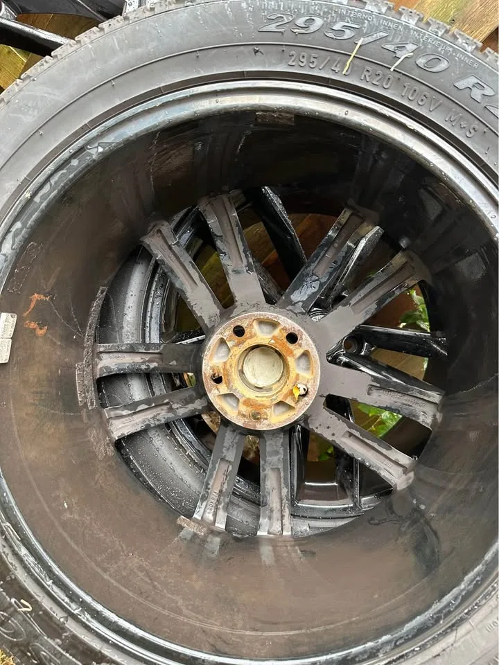 20” Staggered Mercedes GLE Rims on Pirelli All Season Tires image indicator(10)