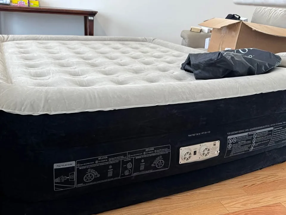 King Koil Luxury King Air Mattress – Like New! image indicator(5)