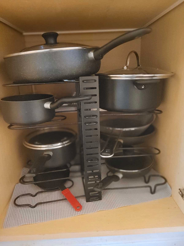 12pc pots, pan, and lid set, with strainer