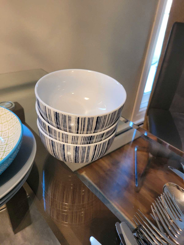 3 bowls white & blue