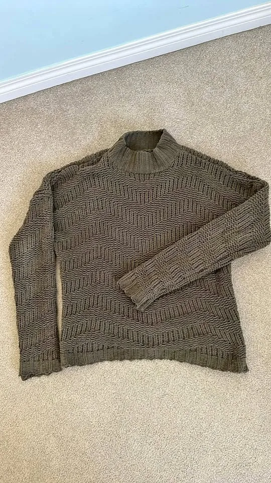 Women sweater thumbnail