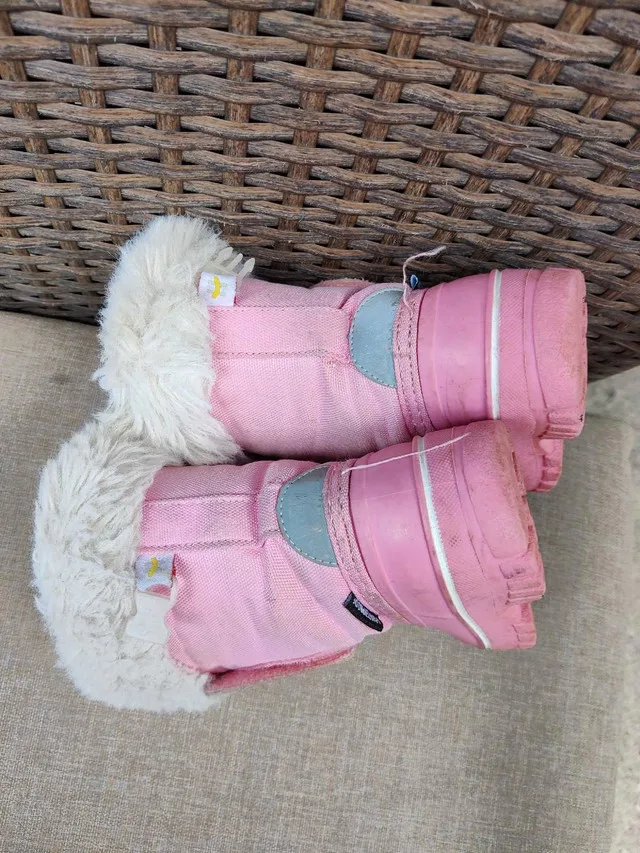 Kids Snow Boots - Two Pair Sizes 5 & 6 image indicator(7)