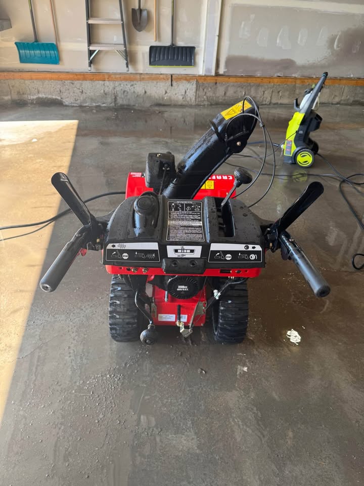 Craftsman snow blower 24 inch 2 stage - photo 3