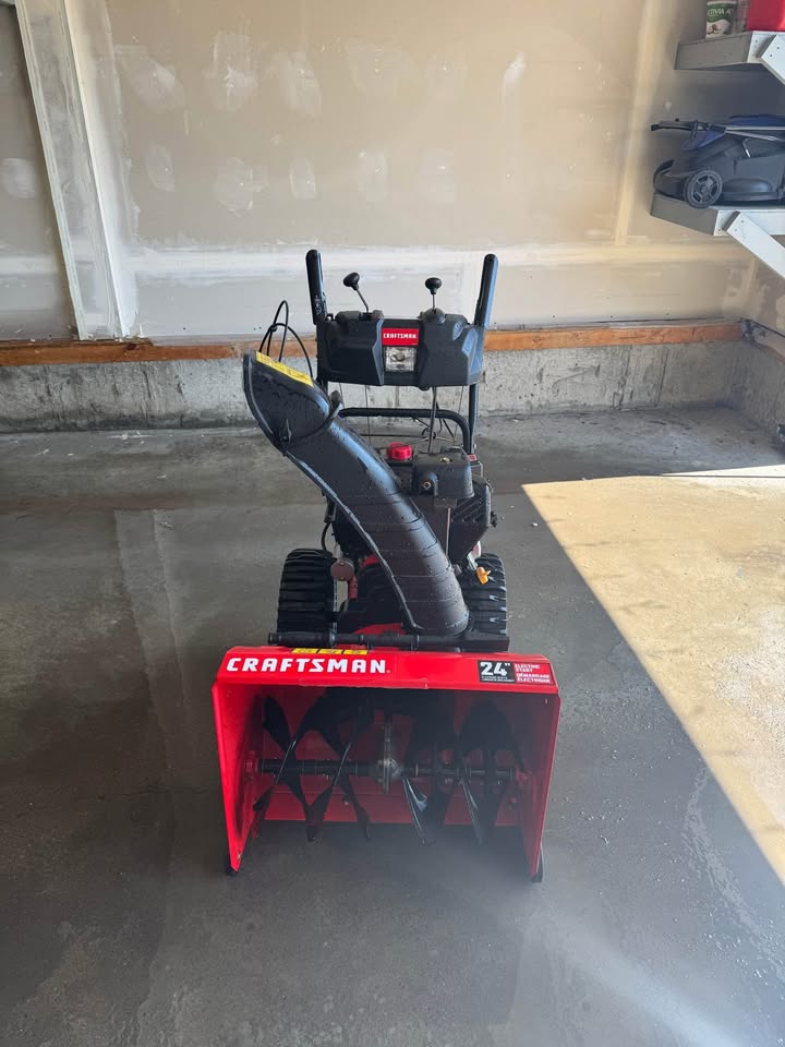 Craftsman snow blower 24 inch 2 stage - photo 4