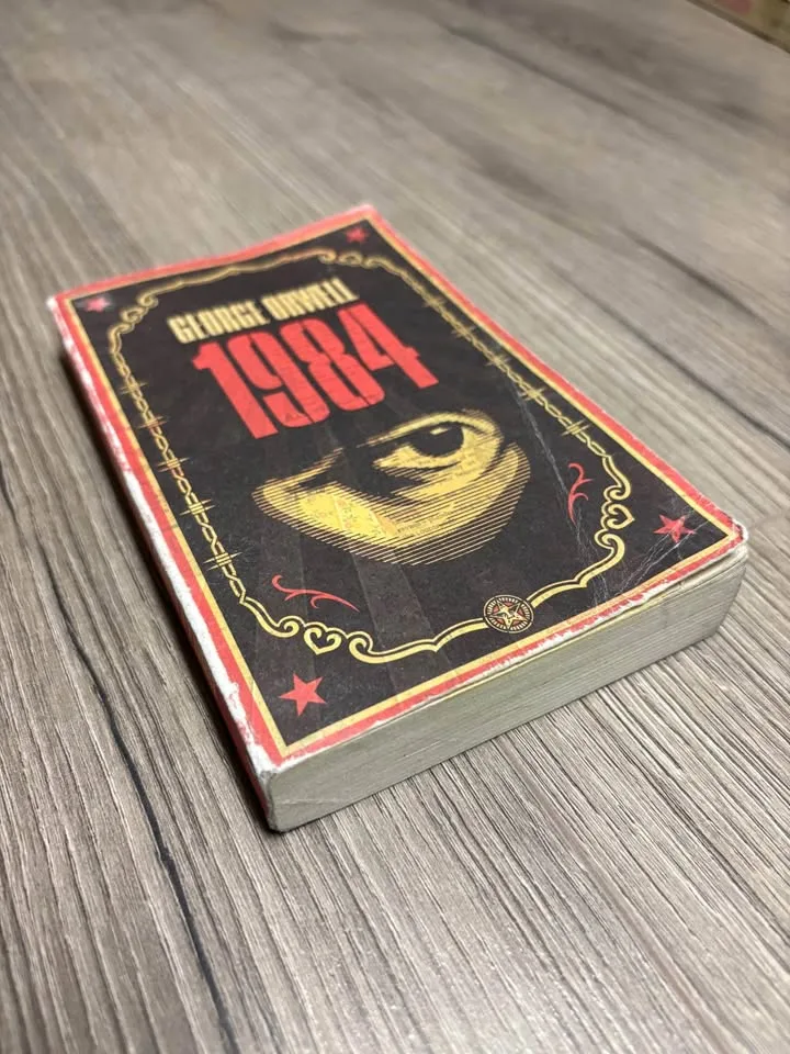 1984 by George Orwell image indicator(2)
