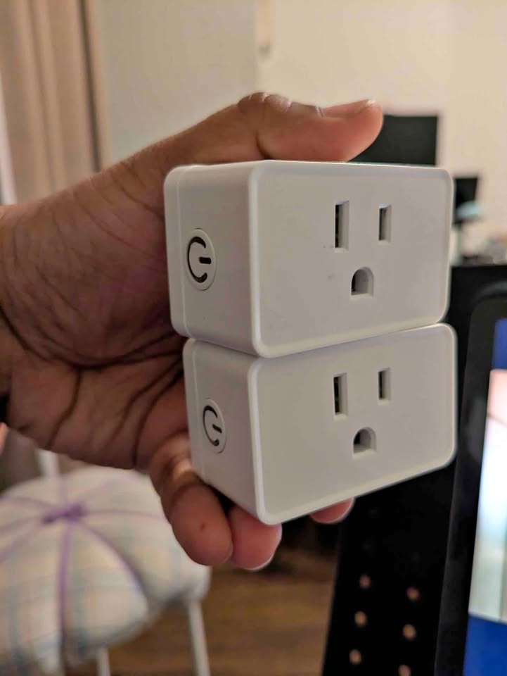 Globe smart plug can be controlled by wifi