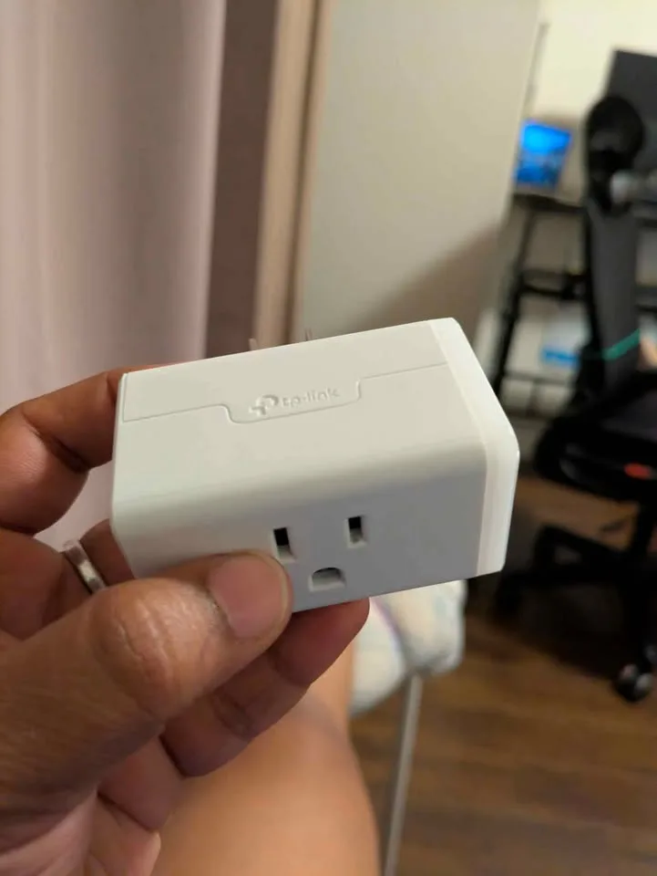 Kasa Matter Smart Plug w/ Energy Monitoring image indicator(2)