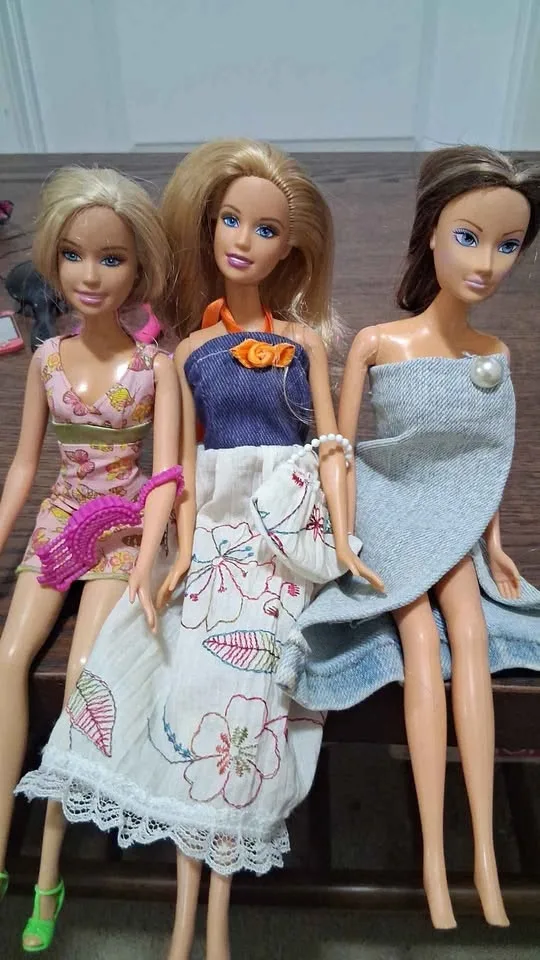 Lot of Barbies in good conditions! Each in $5 or all in $30 image indicator(2)