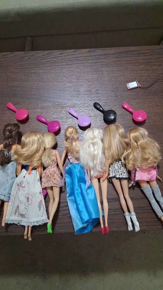 Lot of Barbies in good conditions! Each in $5 or all in $30 image indicator(5)