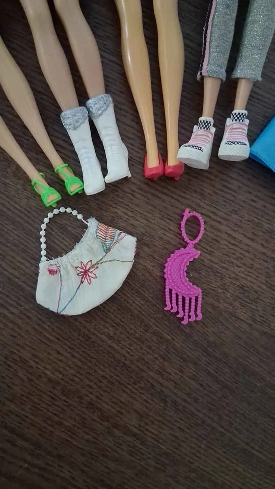 Lot of Barbies in good conditions! Each in $5 or all in $30 image indicator(6)