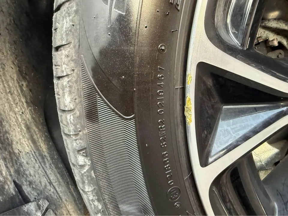 21 x 9.5 OEM MAZDA ONE RIM ONLY. Fits Mazda Cx-70 Cx-90 image indicator(4)