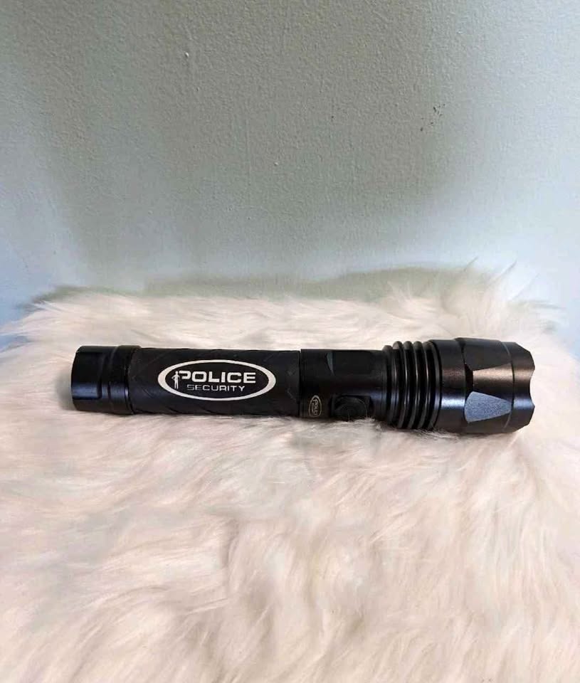 2D Little Nellie industrial grade flashlight