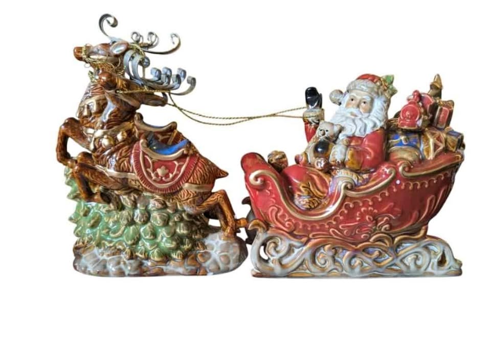 Santa & reindeer decor