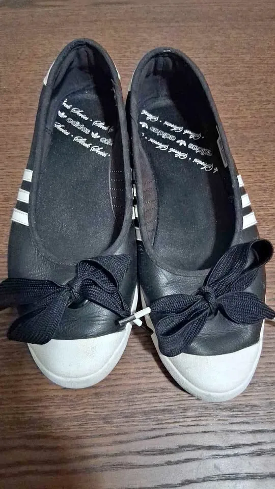Adidas - Adriana Valerina, size 8 thumbnail