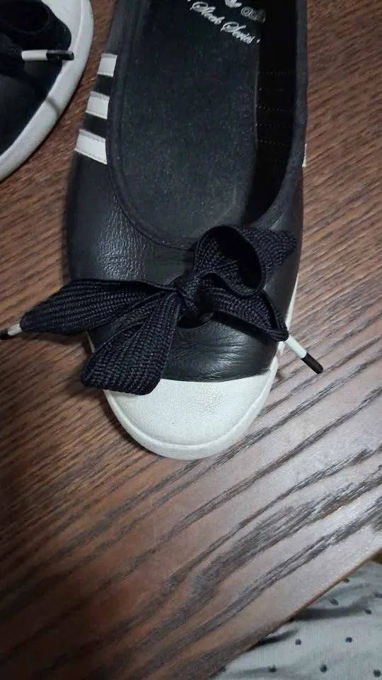 Adidas - Adriana Valerina, size 8 image indicator(4)