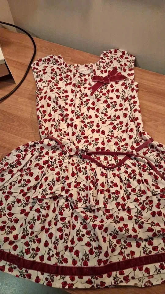 EPK Designed In France Girls Size 10 Floral Dress thumbnail