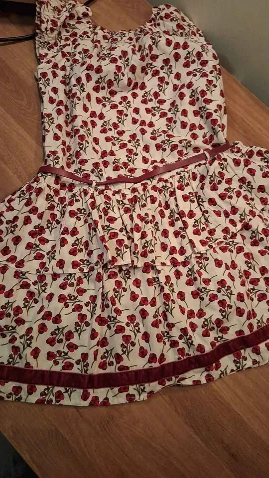 EPK Designed In France Girls Size 10 Floral Dress image indicator(5)