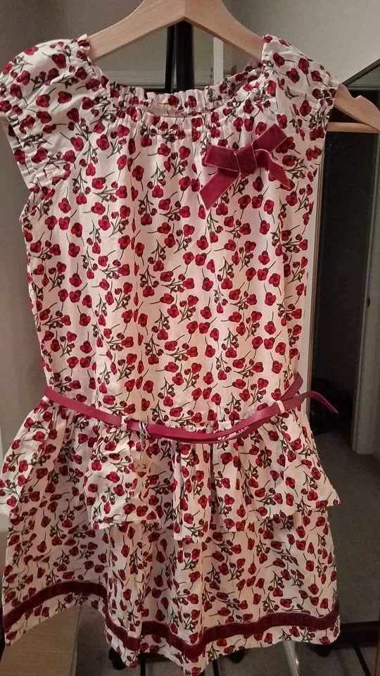 EPK Designed In France Girls Size 10 Floral Dress image indicator(7)