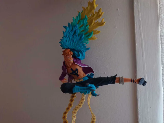 Marco the Phoenix action figure from One-piece thumbnail