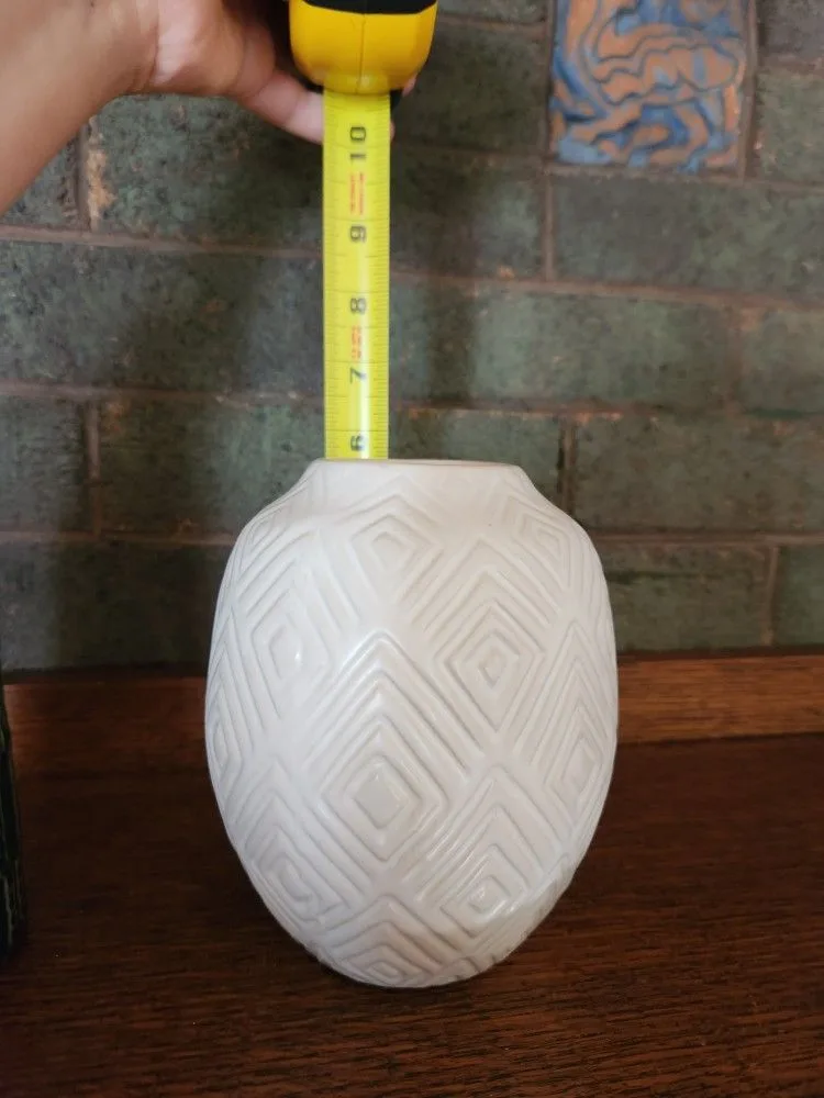 Small White Pottery Vase thumbnail