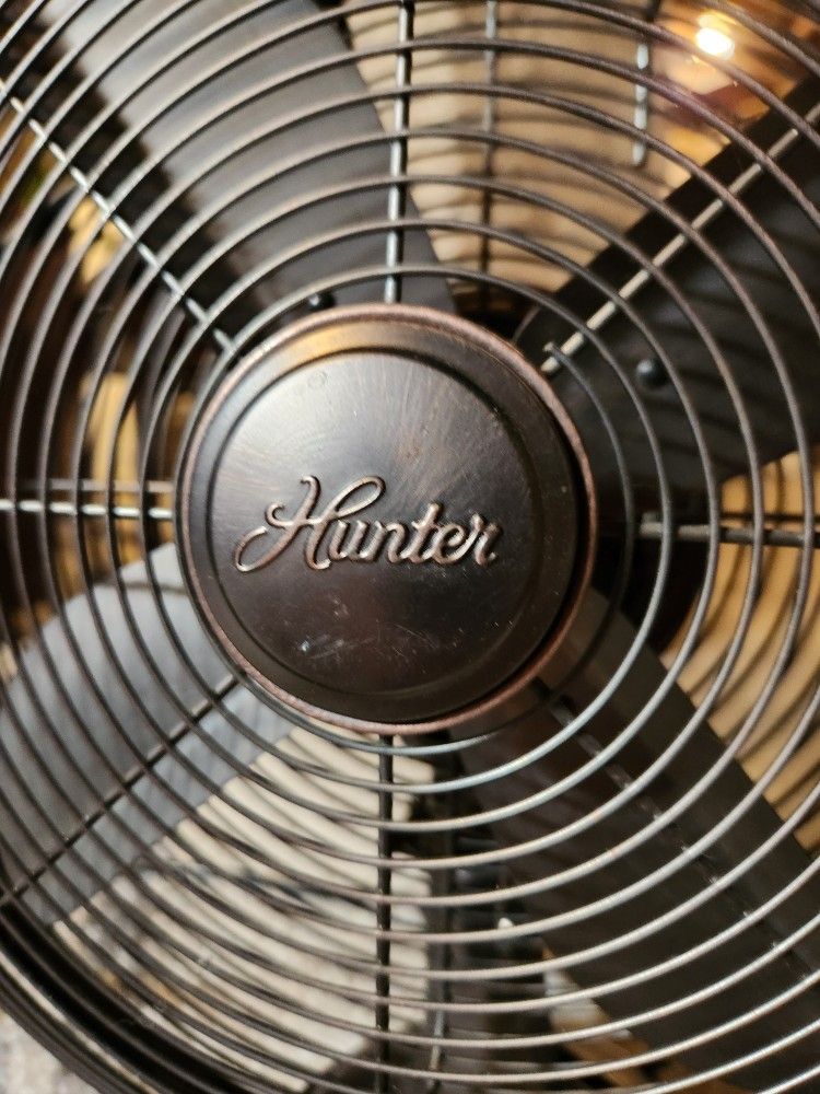 Hunter Fan Oscillating Table Fan - works! 14" diameter - photo 2