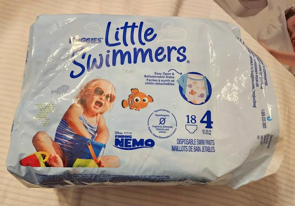 Huggies Little Swimmers Size 4 - 15 new diapers thumbnail
