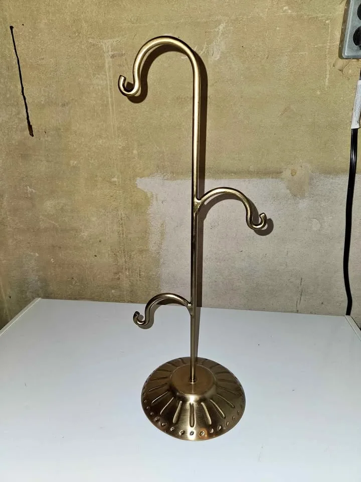 Brass Metal Ornament Stand thumbnail