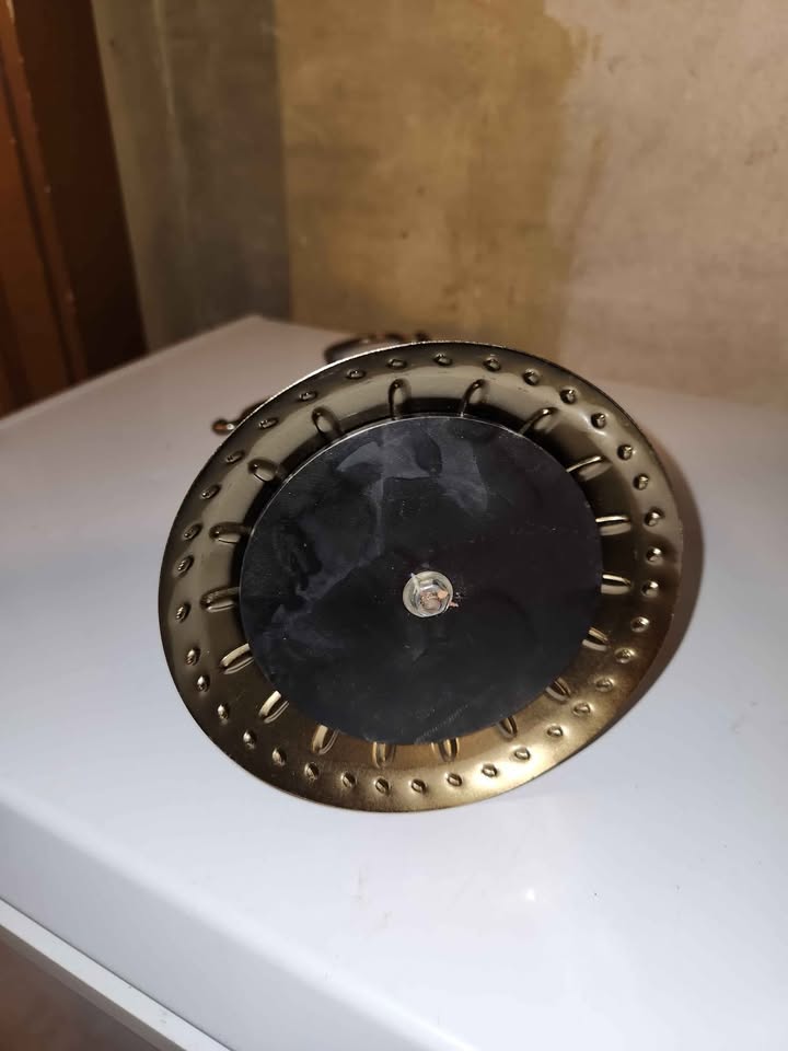 Brass Metal Ornament Stand - photo 3